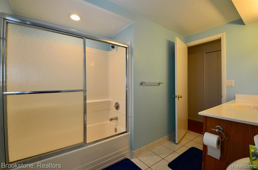 4470 PERRY Road, Grand Blanc, MI 48439 — Photo 51