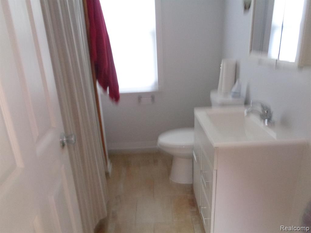 684 RIVERBANK Street, Wyandotte, MI 48192 — Photo 7
