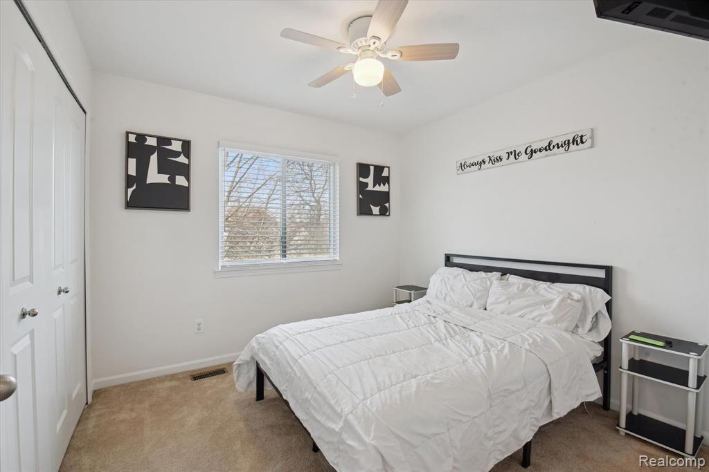 9998 ROLAN MEADOWS Drive, Belleville, MI 48111 — Photo 45