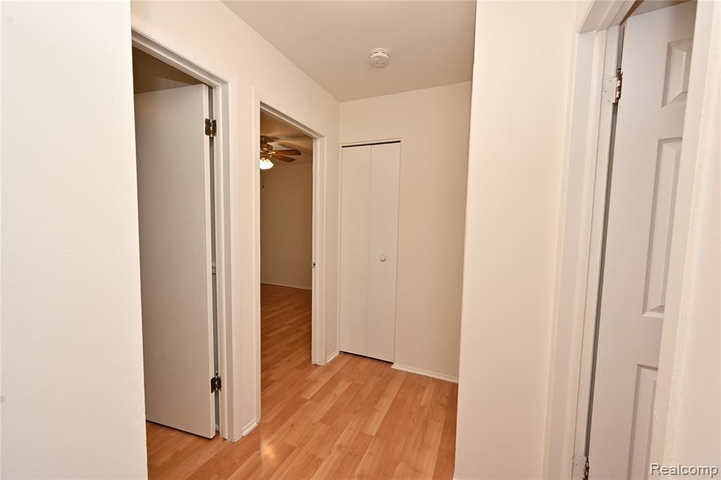 27807 Delton Street, Madison Heights, MI 48071 — Photo 19