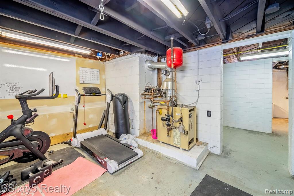 744 RIVERBANK Street, Wyandotte, MI 48192 — Photo 40