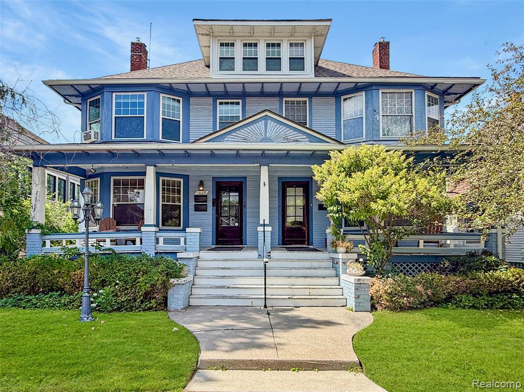 1027 LAKEPOINTE Street, Grosse Pointe Park, MI 48230