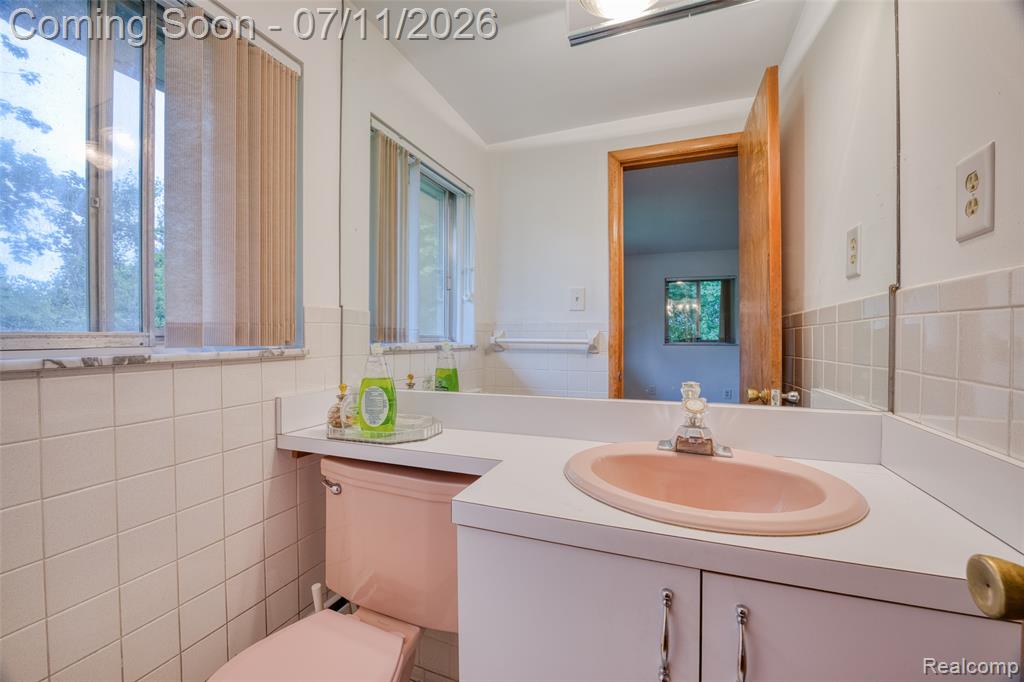 6970 Wing Lake Road, Bloomfield Hills, MI 48301 — Photo 22