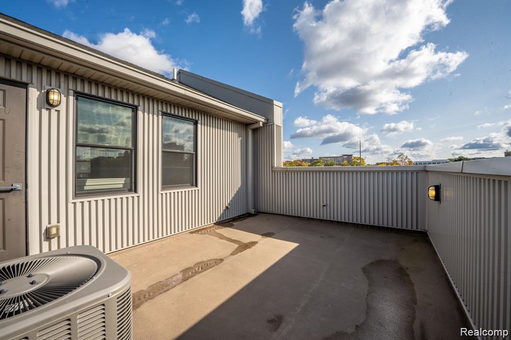 622 W 11 Mile Road, Royal Oak, MI 48067 — Photo 18