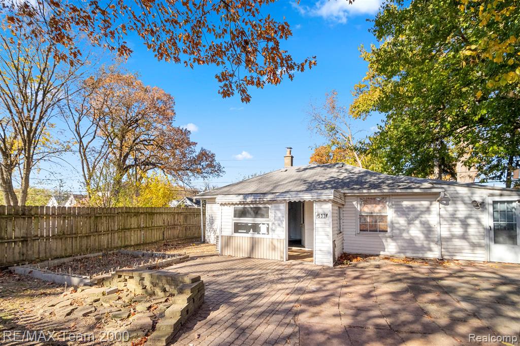 533 E Milton Avenue, Hazel Park, MI 48030 — Photo 23