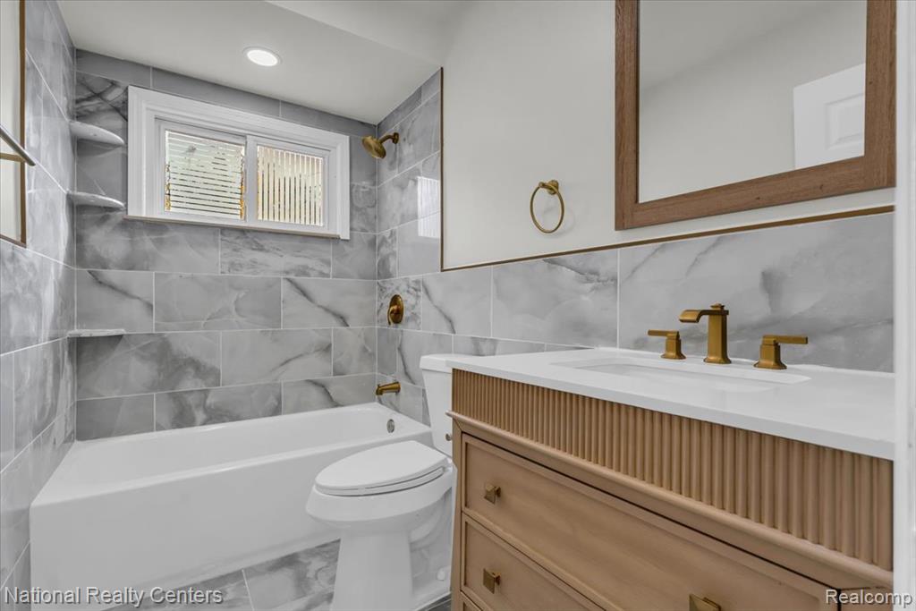 9020 Leverne, Redford, MI 48239 — Photo 20