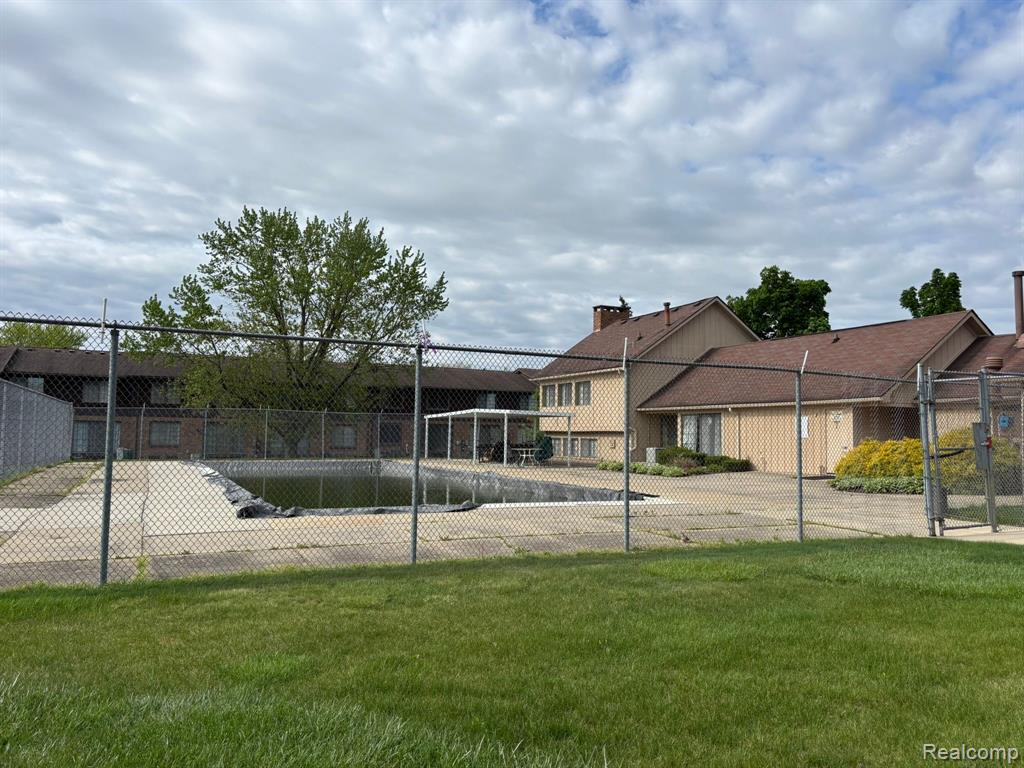 26411 SUMMERDALE Drive, Southfield, MI 48033 — Photo 22