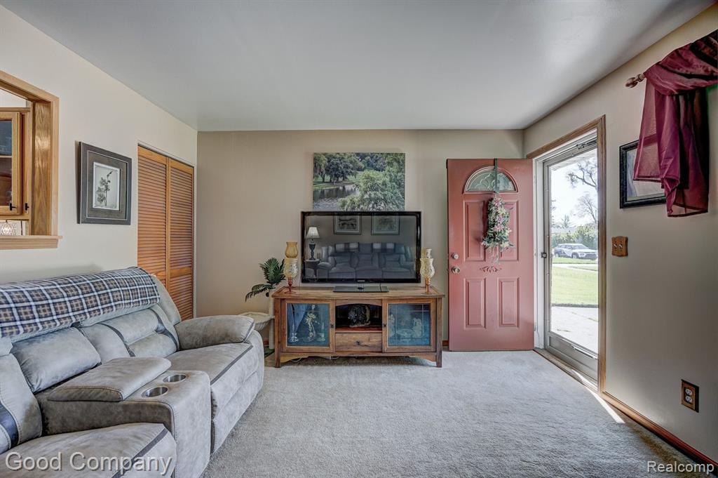 4615 FRAZHO Road, Warren, MI 48091 — Photo 5