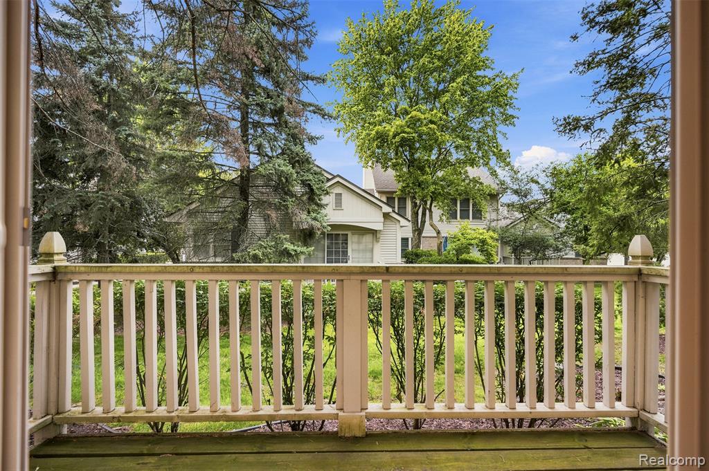 6012 Danbury Court, West Bloomfield, MI — Photo 35