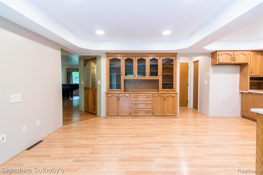 6279 WALKER Court, Troy, MI 48085 — Photo 15