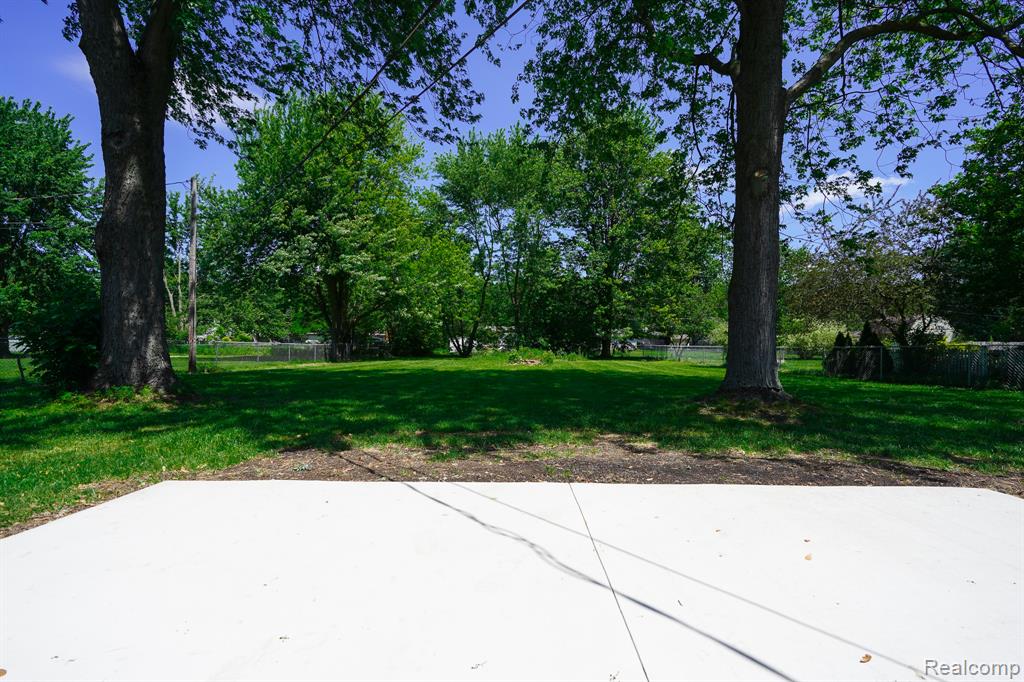 48297 Mallard Drive, New Baltimore, MI 48047 — Photo 9