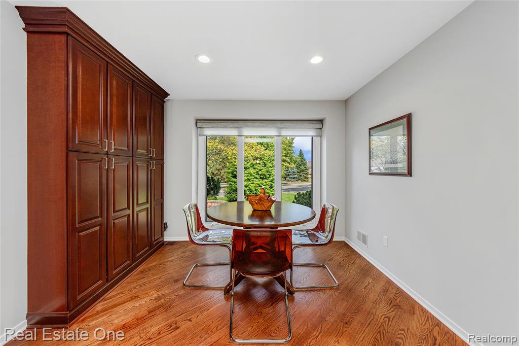 4261 Lakeridge Court, Bloomfield Hills, MI 48302 — Photo 29