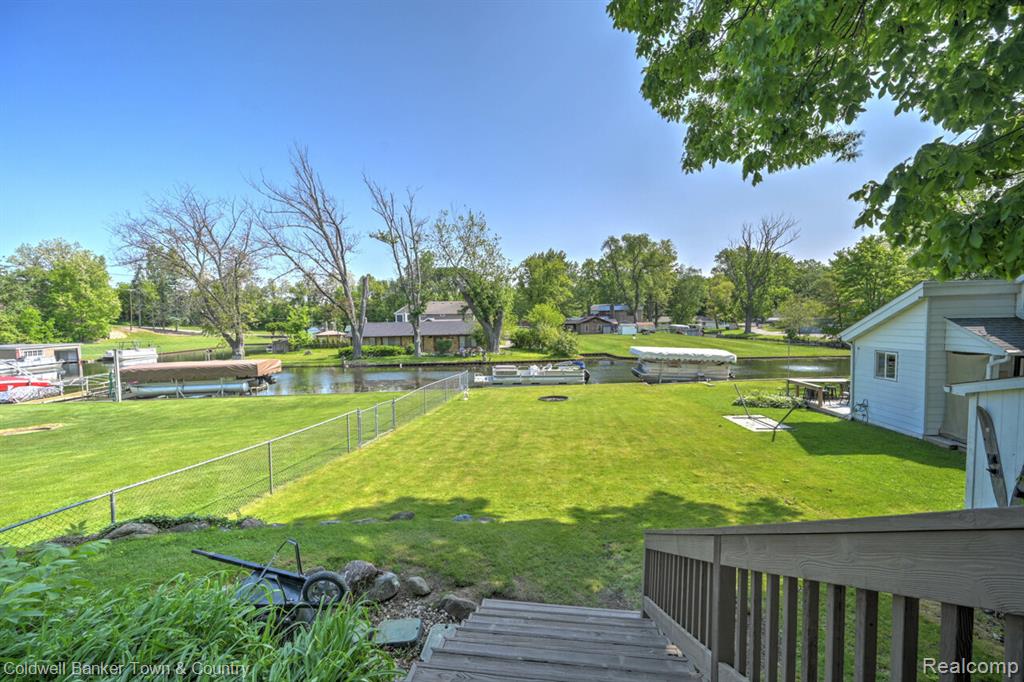 11265 N Shore Drive, Whitmore Lake, MI 48189 — Photo 47