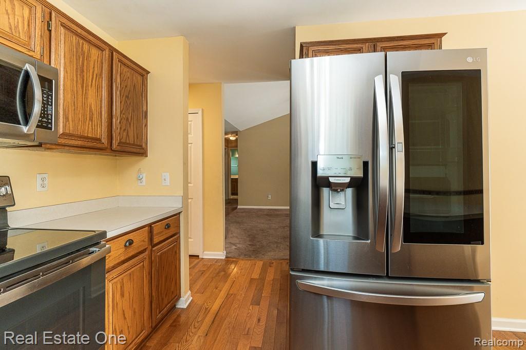 1081 Clearview Drive, Oxford, MI 48371 — Photo 11