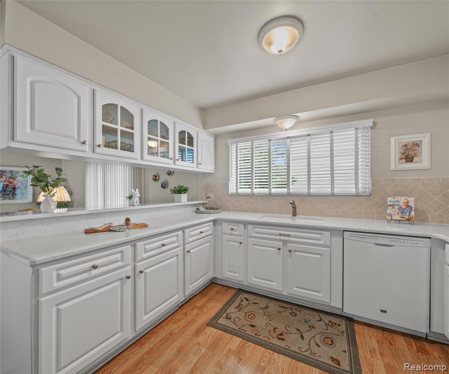 42736 BOULDEN Court, Canton, MI 48187 — Photo 34