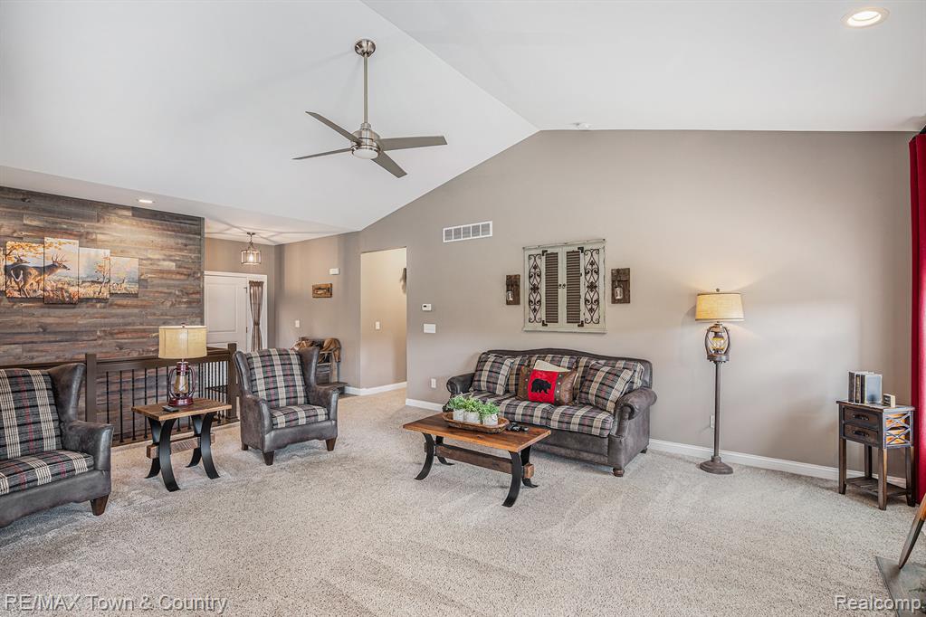 1535 Woodlake Lane, Grand Blanc, MI 48439 — Photo 6