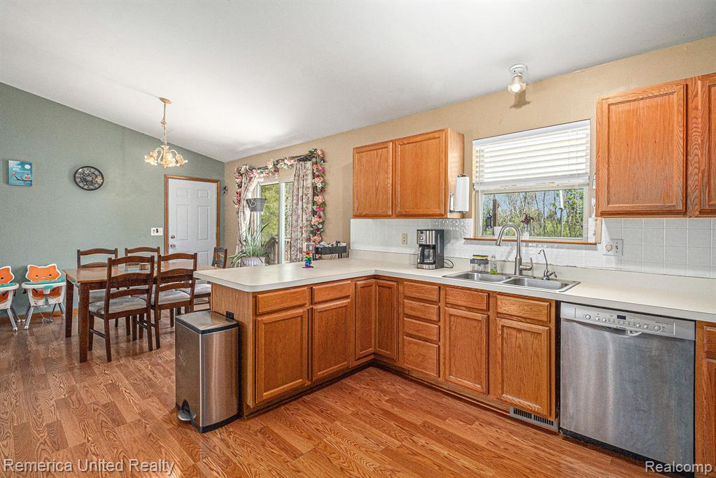 6606 PRESTON Road, Howell, MI 48855 — Photo 8
