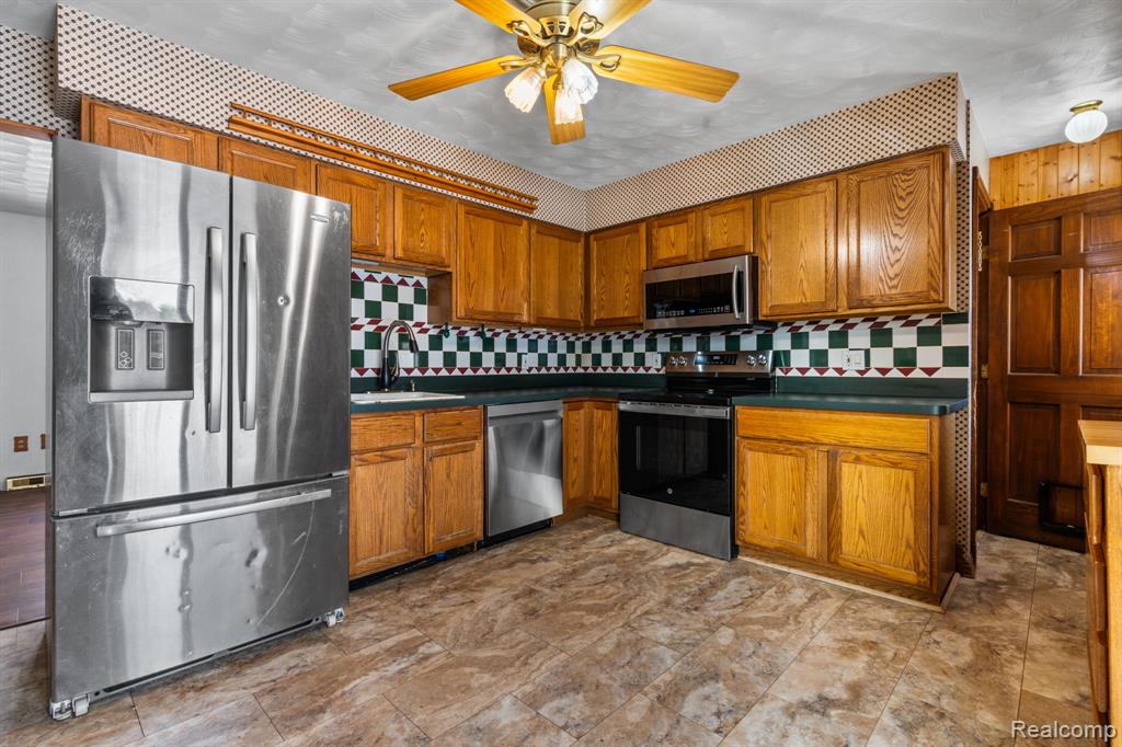 468 N Truhn Road, Fowlerville, MI 48836 — Photo 7