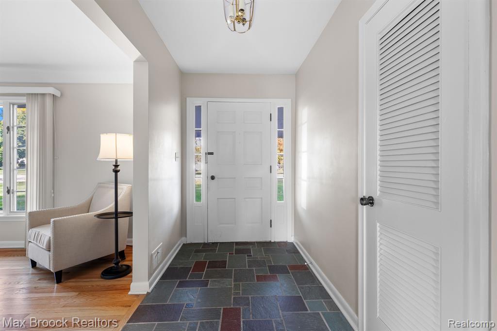 4823 WYE OAK Road, Bloomfield Hills, MI 48301 — Photo 4