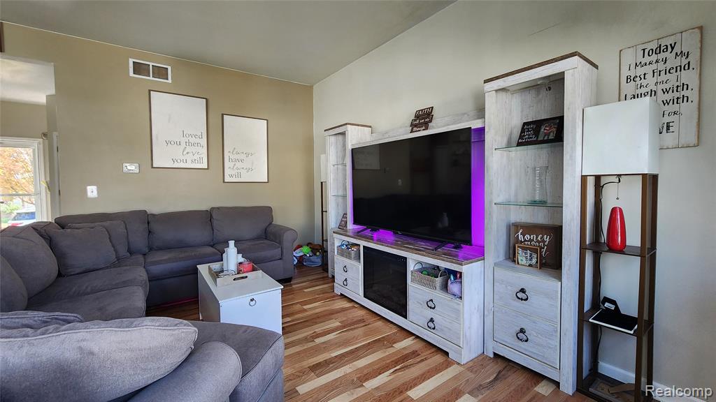 32249 E Brampton Street, New Haven, MI 48048 — Photo 4