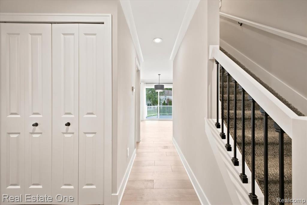 5485 Hammersmith Drive, West Bloomfield, MI — Photo 3