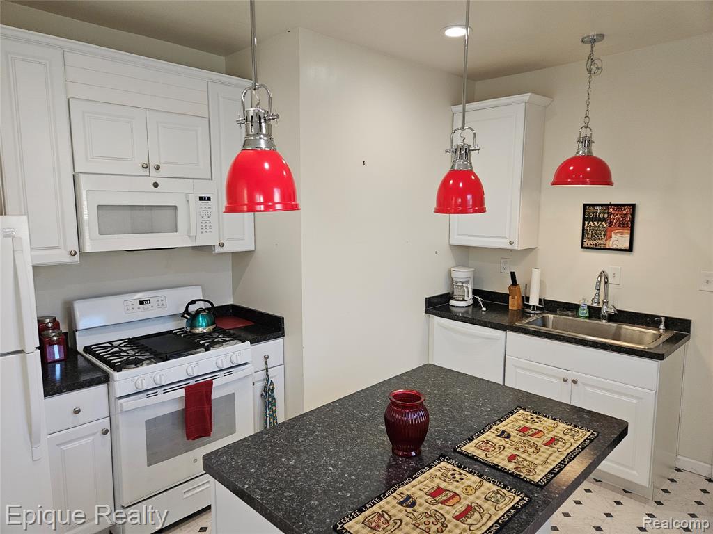 2971 Beals Street, Detroit, MI 48214 — Photo 9
