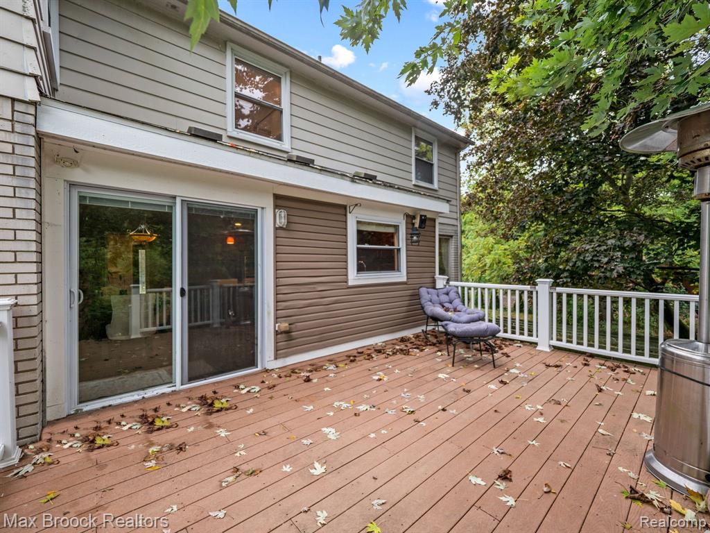 6570 CASTLE Drive, Bloomfield Hills, MI 48301 — Photo 47