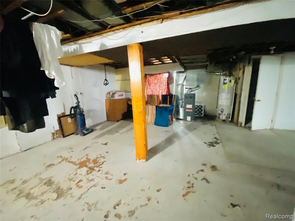 17334 Sprenger Avenue, Eastpointe, MI 48021 — Photo 27
