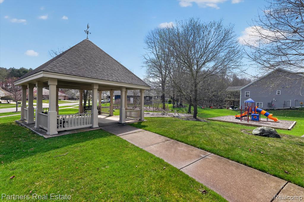 112 Summer Shade Drive, Howell, MI 48843 — Photo 45
