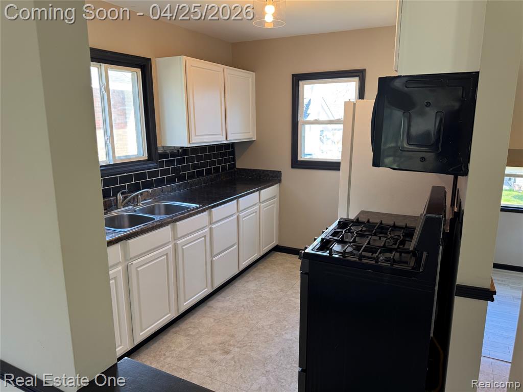 148 Marion Avenue, Waterford, MI 48328 — Photo 20