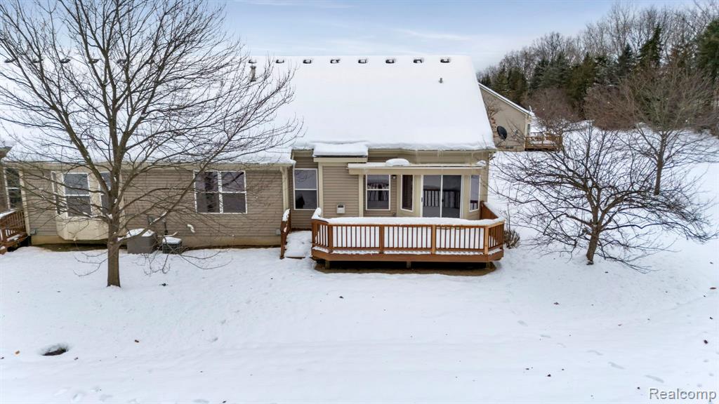 671 Woodhaven Drive, Commerce Twp, MI 48390 — Photo 49