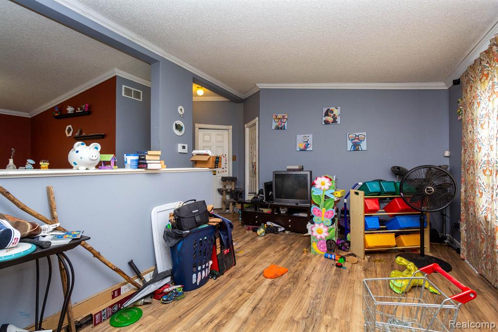 6463 CENTER Road, Fenton, MI 48430 — Photo 7