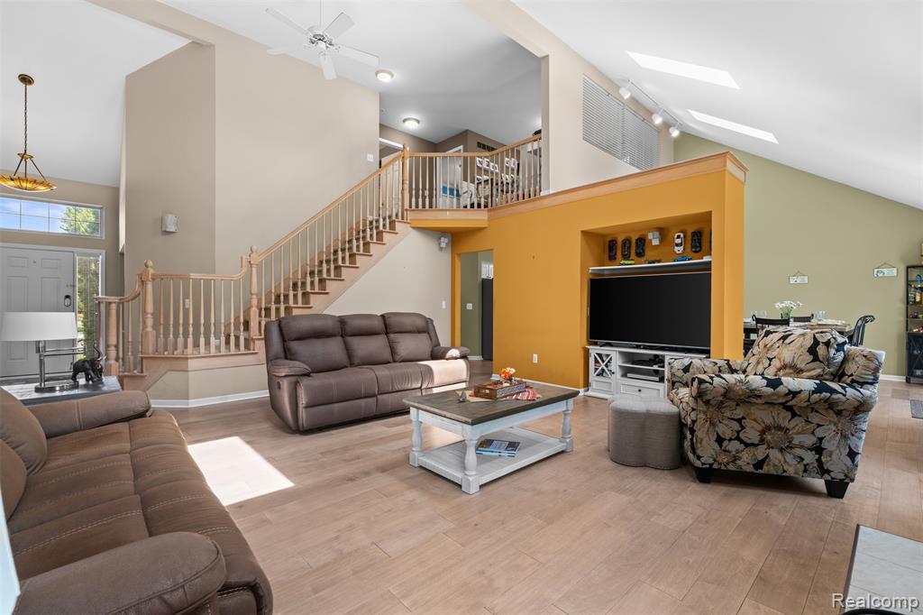 19550 Shorecrest Drive, Clinton Twp, MI 48038 — Photo 11