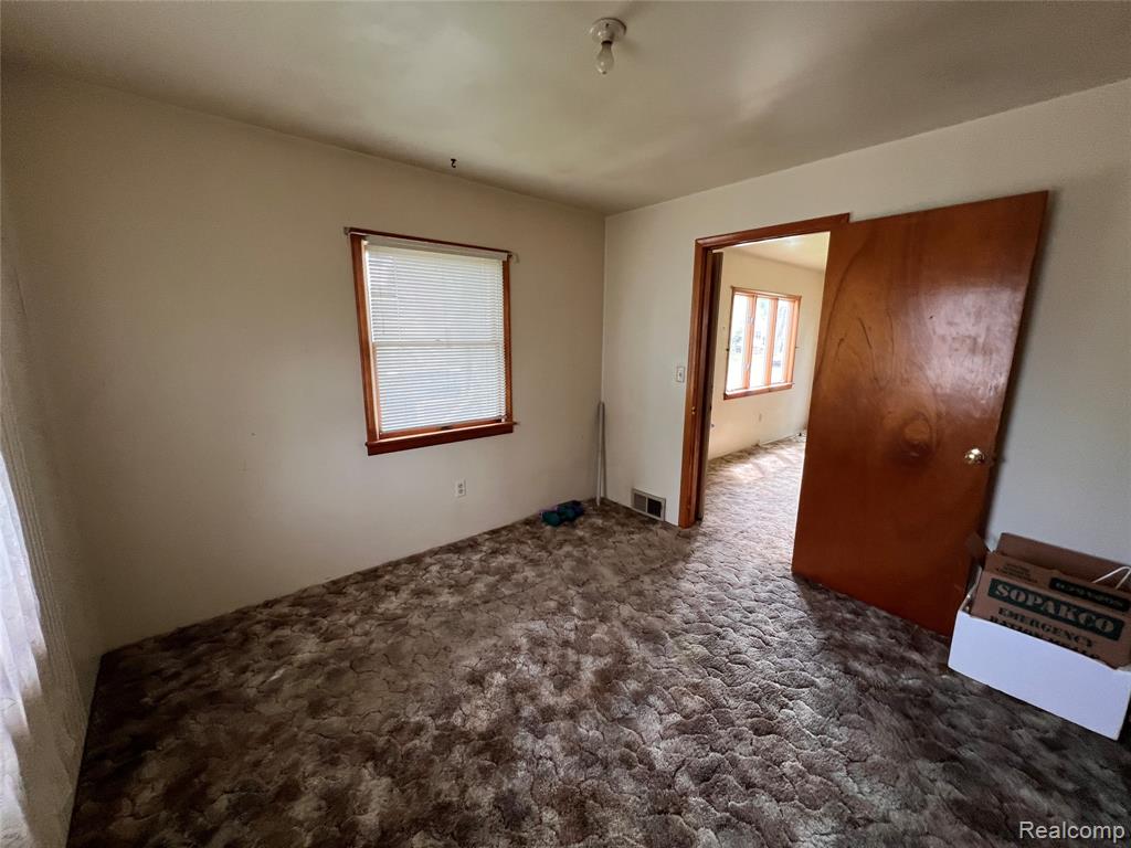 22095 Elmwood Avenue, Eastpointe, MI 48021 — Photo 4