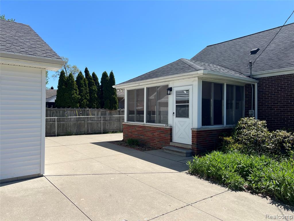 13226 Catalpa Street, Southgate, MI 48195 — Photo 7