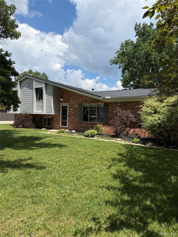 4544 Hillview Shores, Clawson, MI 48348 — Photo 2