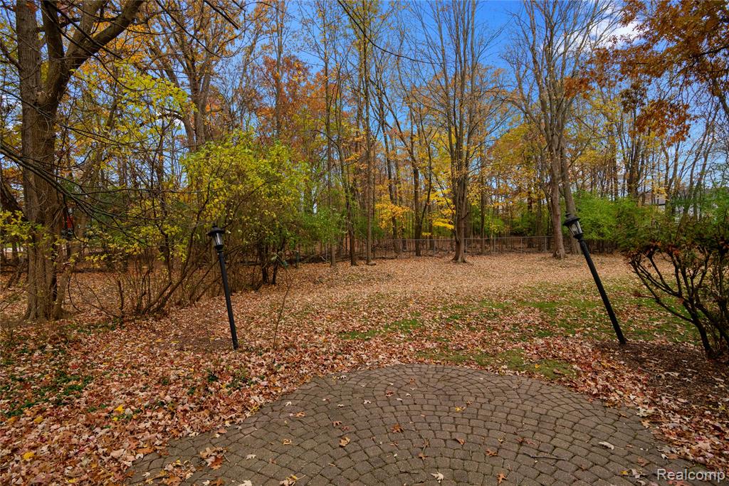 5023 Meadowbrook Drive, West Bloomfield, MI — Photo 34