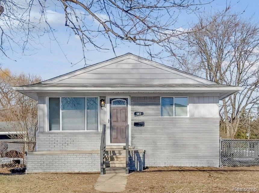 941 E LINCOLN Avenue, Madison Heights, MI 48071 — front exterior