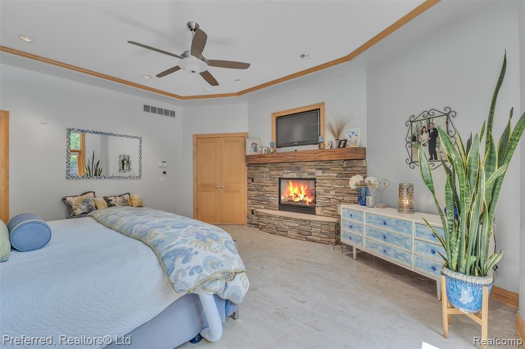 12196 Woodline Drive, Fenton, MI 48430 — Photo 42
