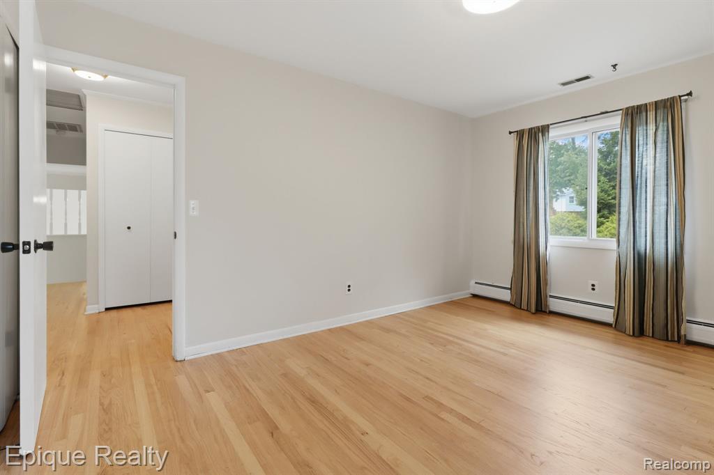 7335 Coach Lane, West Bloomfield, MI — Photo 13