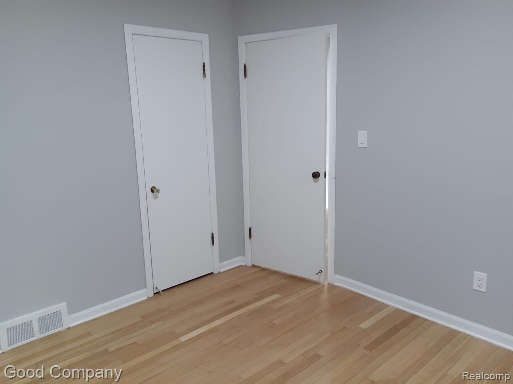 8400 OAK PARK Boulevard, Oak Park, MI 48237 — Photo 12