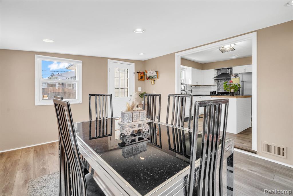 9749 Sylvester Street, Taylor, MI 48180 — Photo 20