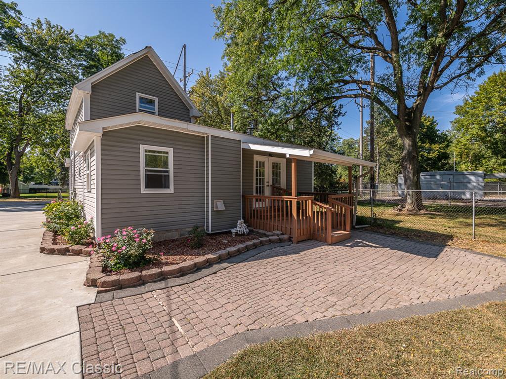 9156 Elizabeth Street, Whitmore Lake, MI 48189 — Photo 22