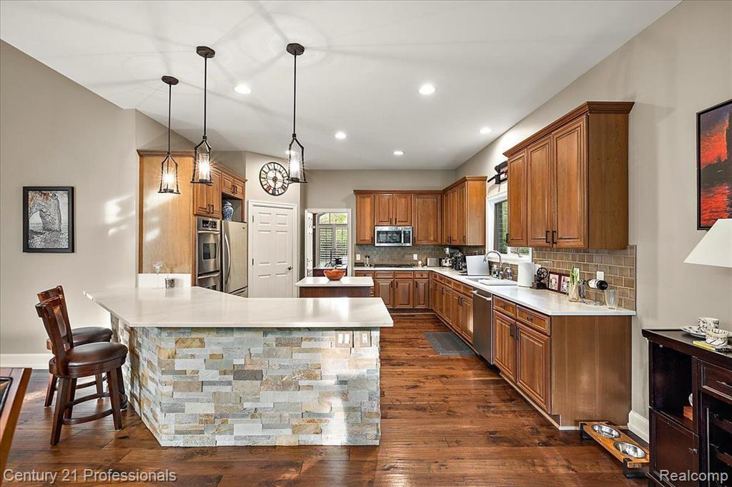 4735 OAKHURST RIDGE Road, Clarkston, MI 48348 — Photo 18