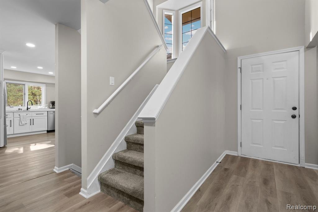 35375 Blue Spruce Drive, Farmington Hills, MI 48335 — Photo 13