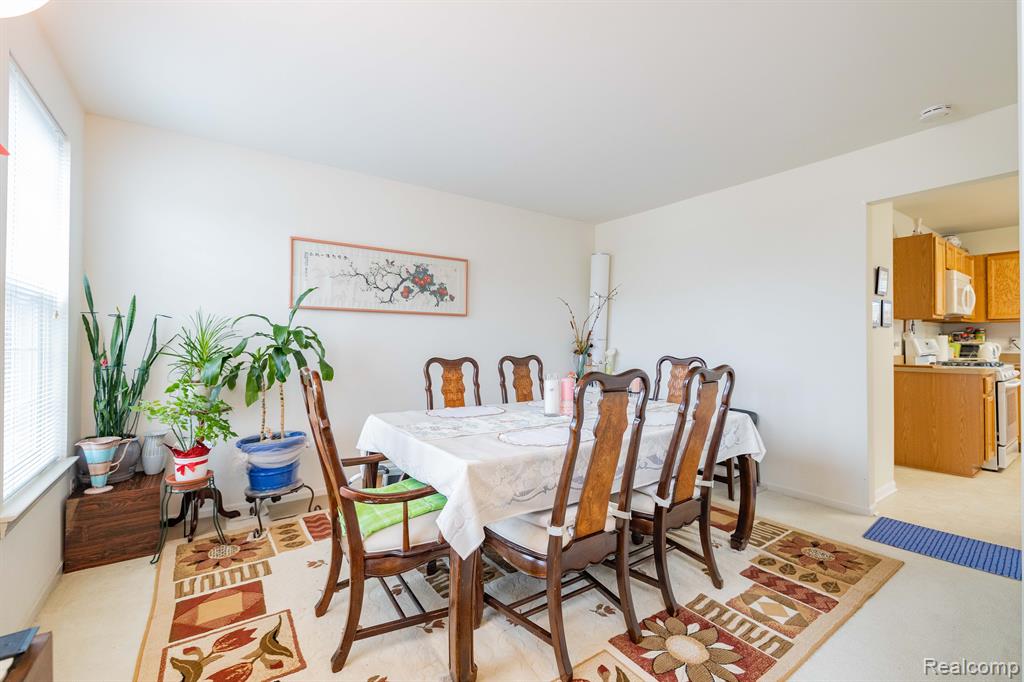 9884 HIGH MEADOW Drive, Ypsilanti, MI 48198 — Photo 15