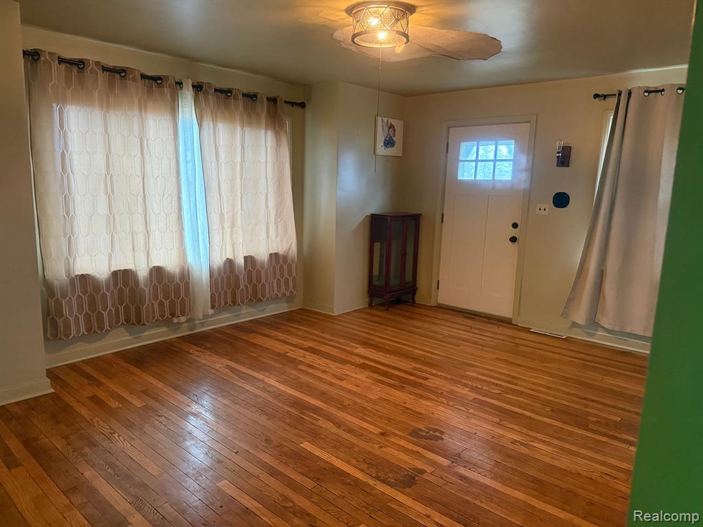 5022 YOUNGSTOWN PL, Saginaw, MI 48601 — Photo 6