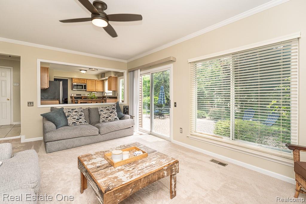 606 Whitney Drive, Rochester Hills, MI 48307 — Photo 18