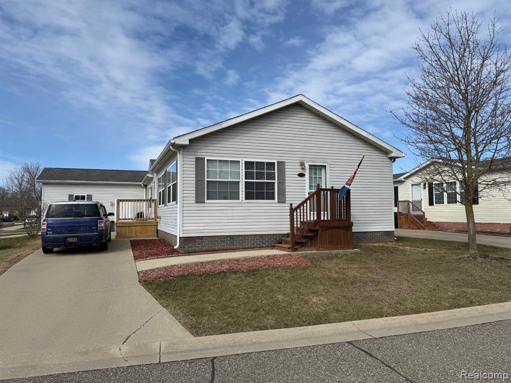 11242 Nearbrook Court, South Lyon, MI 48178 — Photo 22