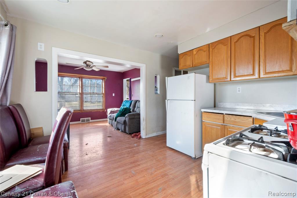 1721 E Woodward Heights Boulevard, Hazel Park, MI 48030 — Photo 8